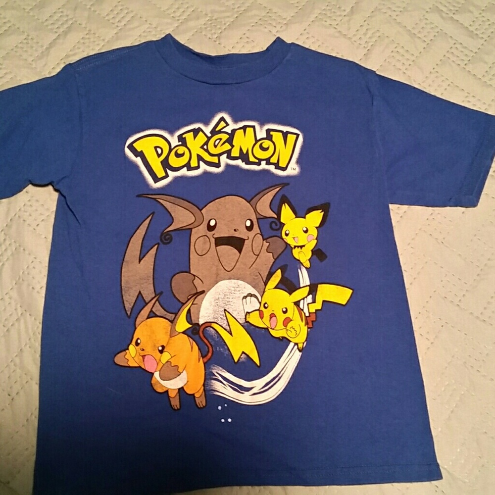 Kid's size small  (6/7) Pokémon shirt